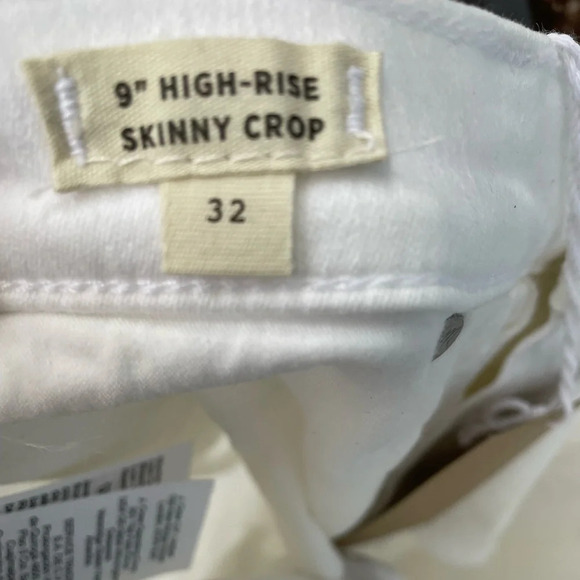 Madewell 9" Mid-Rise Skinny Crop Jeans in Pure  White: Knee-Rip Edition, size 32 - Picture 7 of 12